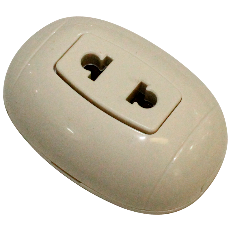 Tomacorriente exterior universal simple